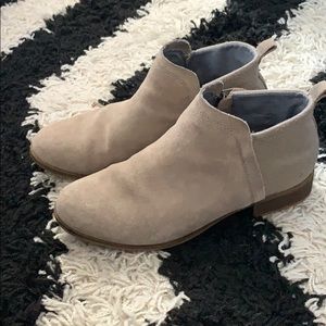 TOMS Deia booties, Taupe color